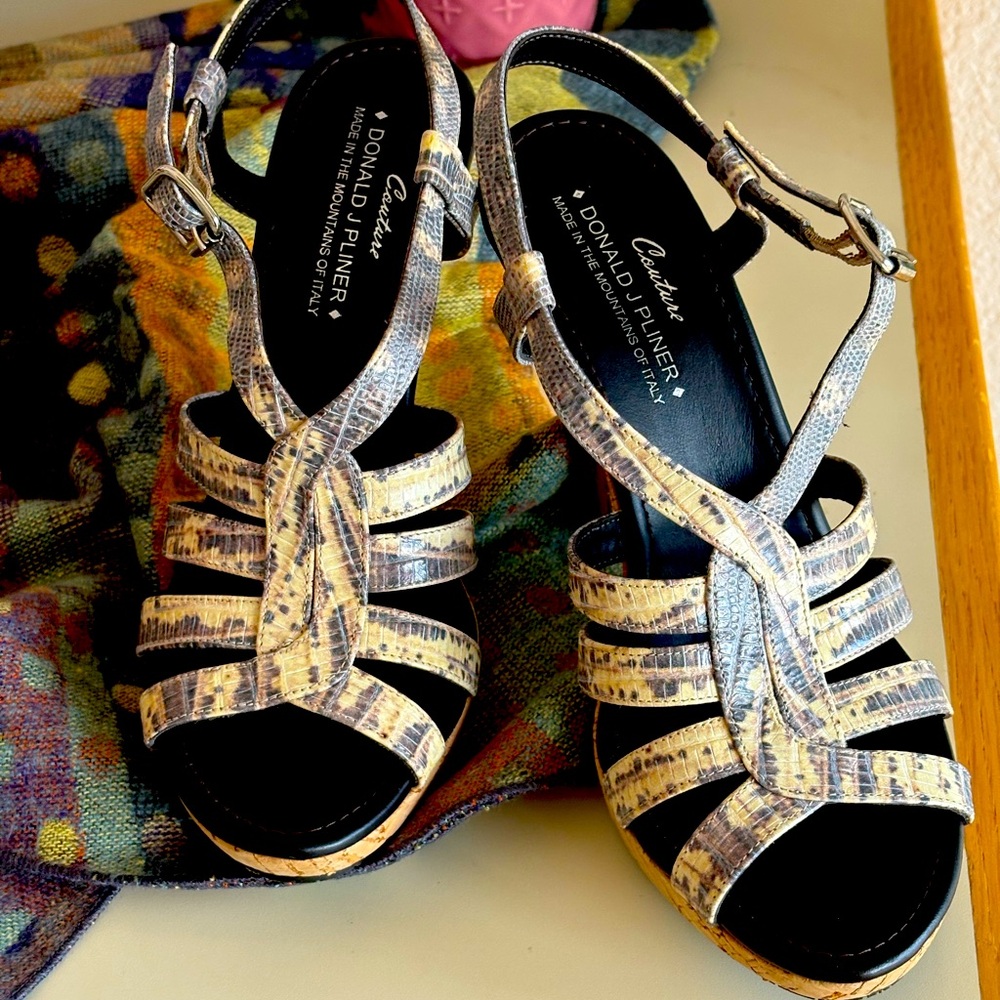 Donald J. Pliner Gray and Yellow Sandals with Strappy Design